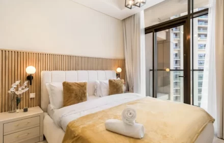 2BR Apartment near Downtown w Balcony, Pool & Canal Views