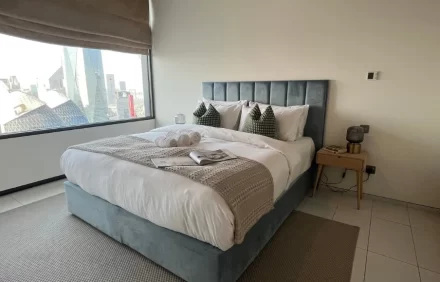 Elegant 1BR Apartment with Skyline Views